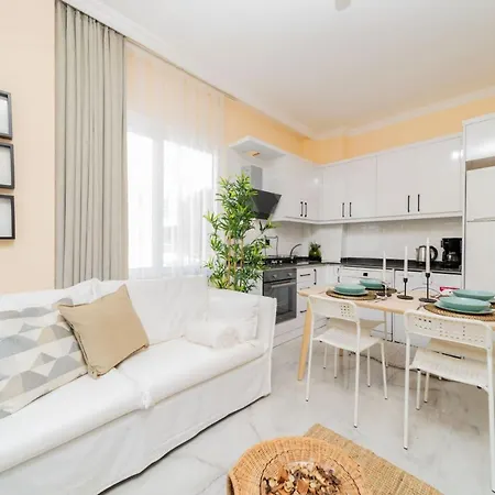 Modern Flat With Shared Pool And Balcony In Alanya Avsallar